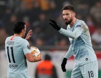 Giroud lập siêu phẩm đá phạt, Chelsea hòa kịch tính trên đất Hungary