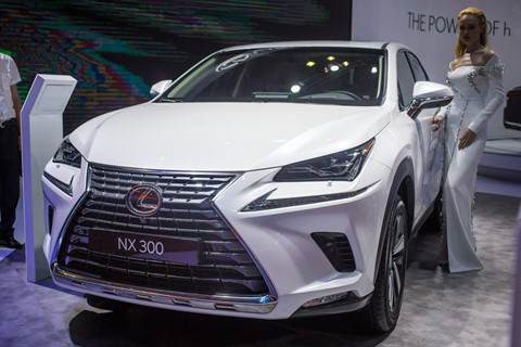 25 chiec Lexus NX300 'lach cua' nhap khau Nhat Ban da ve VN hinh anh