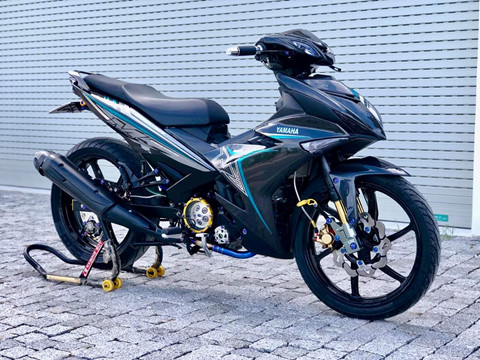 Yamaha Exciter phu carbon hon 15 trieu dong tai Viet Nam hinh anh